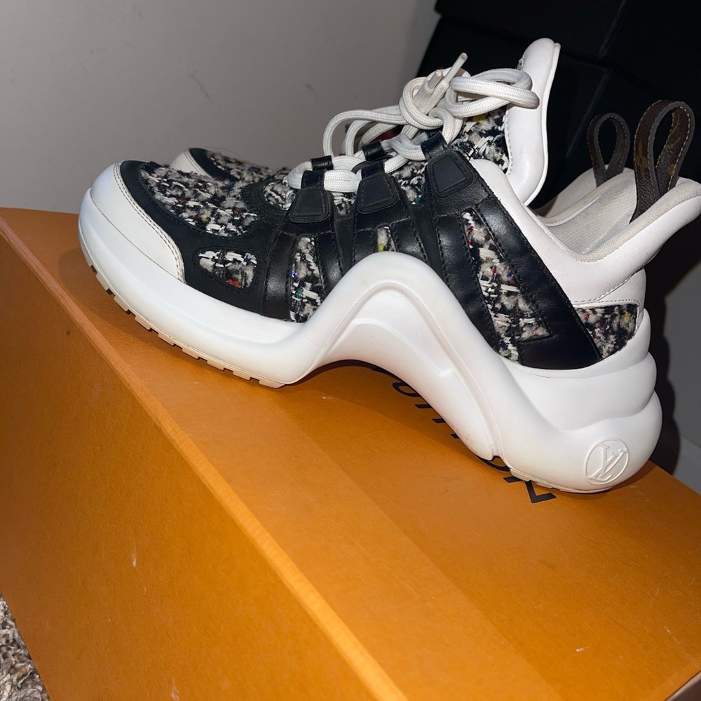 Louis Vuitton Sneakers - Picture 4 of 7